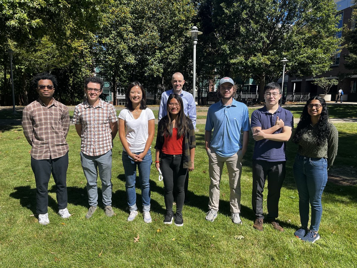 UIILab's tweet photo. First lab photo in >2 years!
Welcome Phuong and Adeoye! https://t.co/o96iwAGDad