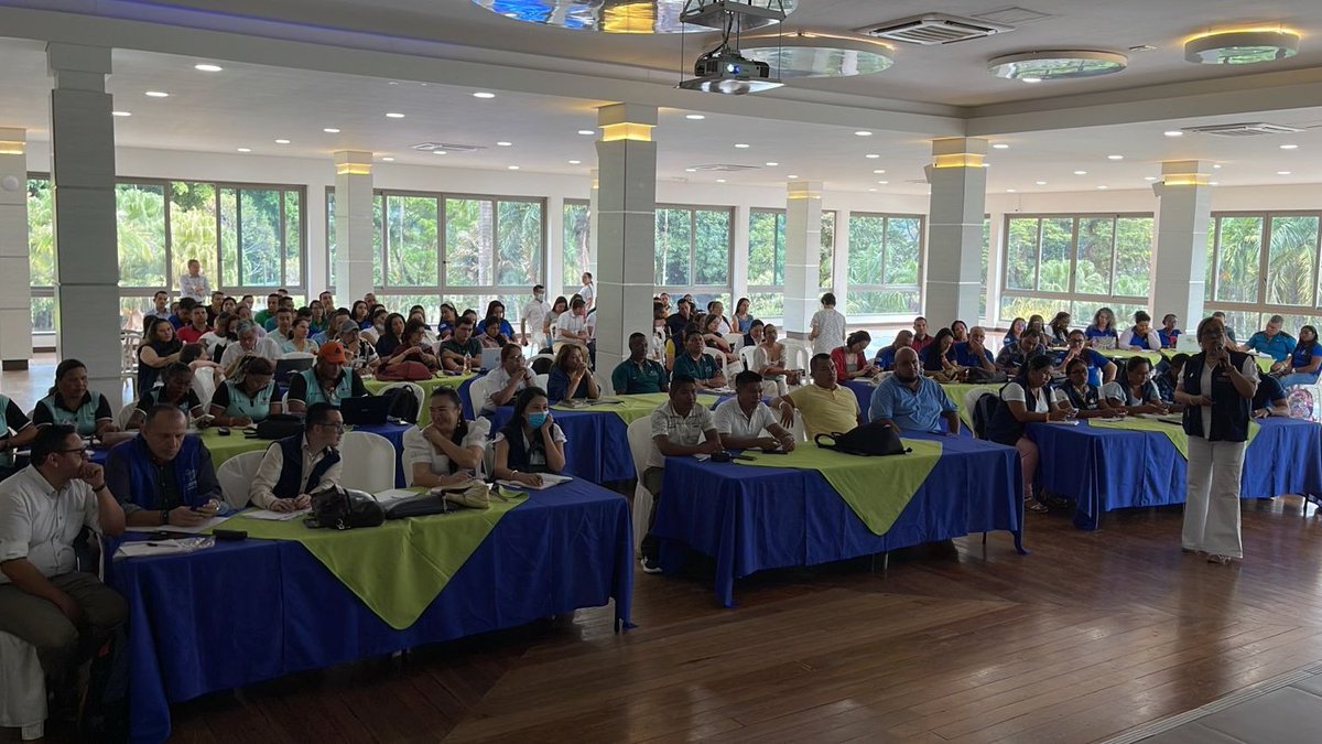 DIANAECHAVARRIA's tweet photo. Terminan eventos de formación #CicloIII en Villavicencio, tutores @PTA_Colombia de #Vichada #Guaviare #Guainia #Vaupés #Meta #Villavicencio El Programa Todos a Aprender sigue trabajando en la consolidación de una estrategia de formación y acompañamiento continuo para docentes. https://t.co/8KbxbXVa3Q
