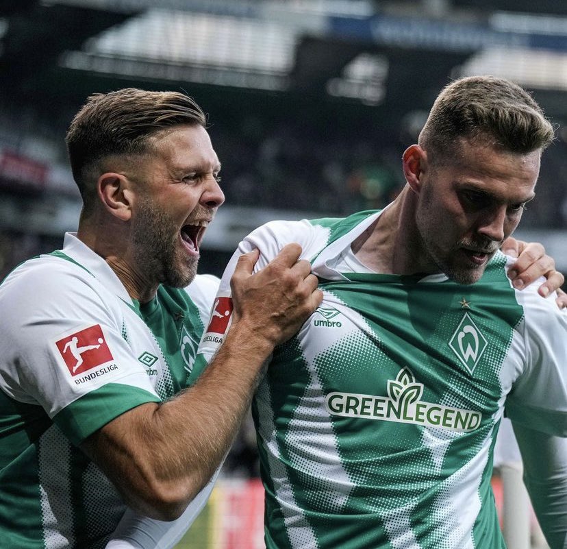 FutDistinguido's tweet photo. #Bundesliga 🇩🇪 FECHA 7

Wolfsburgo 3-2 Stuttgart

Werder Bremen 5-1 Borussia Monchengladbach

Hertha Berlin 1-1 Hoffenheim 

Schalke 04 2-3 Augsburgo https://t.co/QjTjEMRhpz