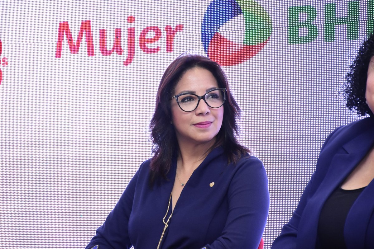 intecrd's tweet photo. @BancoBHD @Gelemlluberes @andreclarkj @VirginiaSaizG @julissammateo @kheiacevedo Continuamos con el segundo panel “El rol del Estado y la sociedad civil para reducir las desigualdades de género en carreras y profesiones STEM con la moderación de Alliet Ortega, vicerrectora de Administración y Finanzas del INTEC. 

@BancoBHD
#50AniversarioINTEC https://t.co/k9O0dfjVfY