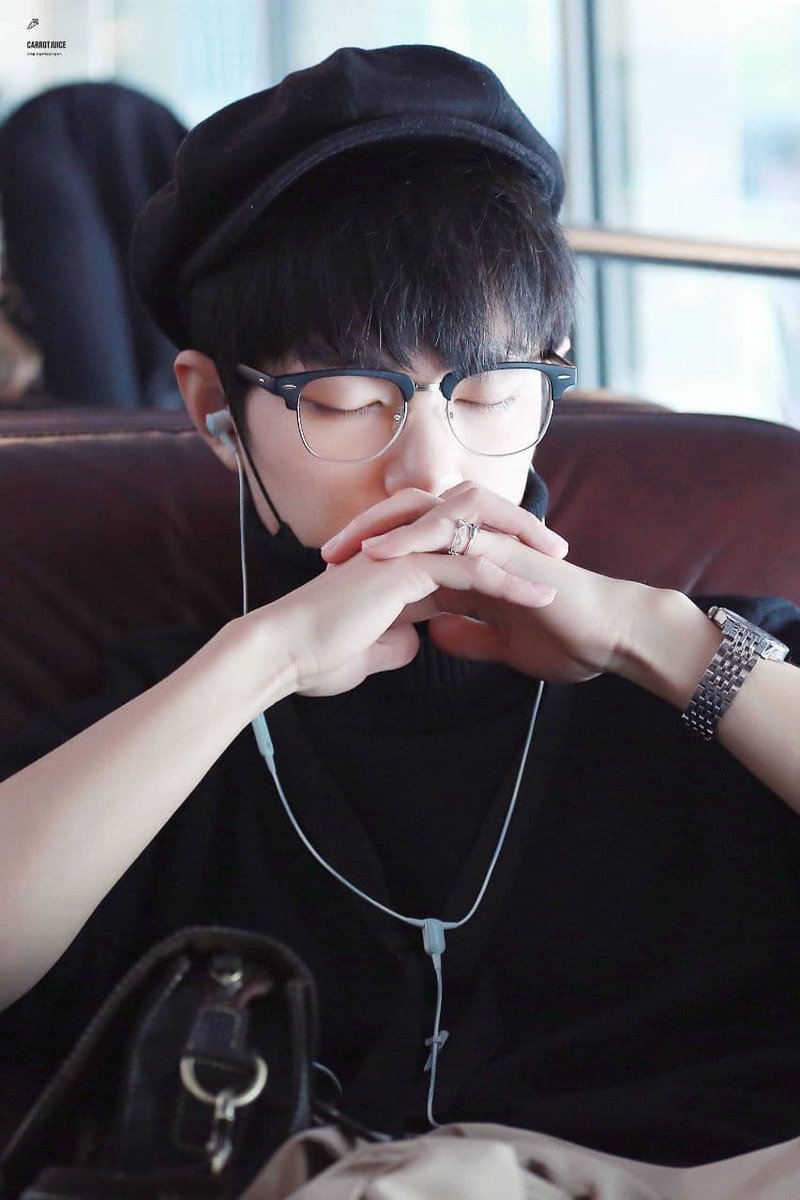 xiao_xfx's tweet photo. សុំគេងបន្ដិចបានទេ?
#OurStarXiaoZhanDay
#Happy31stXIAOZHAN https://t.co/0CeIhyO9Y8