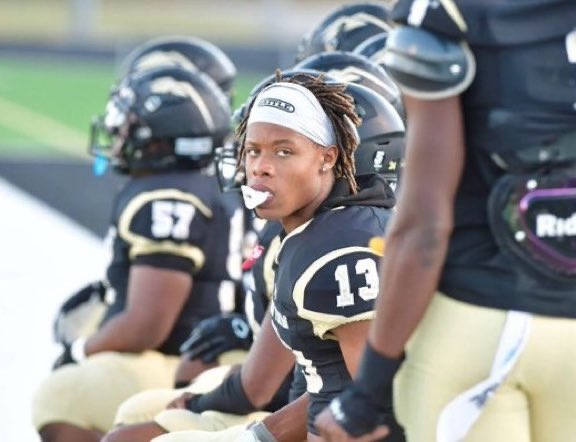 lukewinstel's tweet photo. Senior @MVFootballBears DB @BeansBanner13 was a standout performer in the win over Dacula.
The 6’3, 190lb. defender had 12 tackles, 1 TFL, and a pass breakup. He was named the program’s defensive player of the week.
📸: @GwinnettDaily https://t.co/mC5phxakKJ