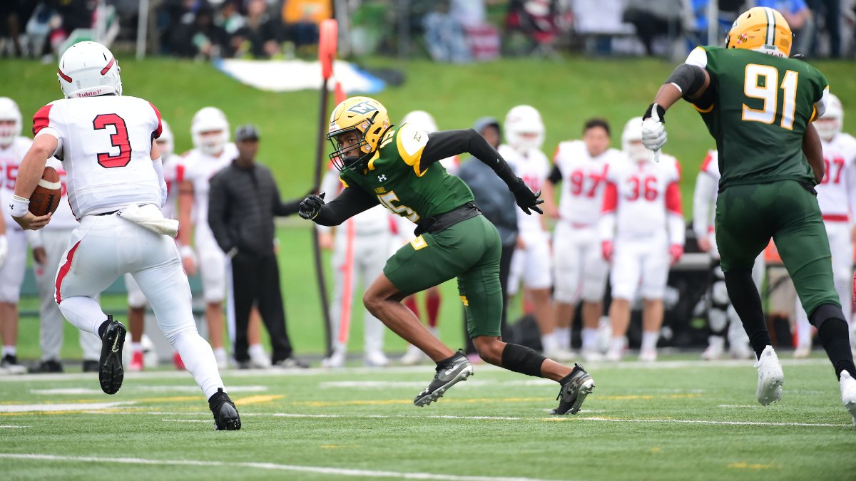 McDaniel College Athletics (@mcdanielsports) on Twitter photo .@GreenTerrorFB senior Earl Spicer was named to the <a href="/DCTouchdownClub/">DC Touchdown Club</a> Washington Metro College Player of the Week honor roll on Tuesday after his performance in a 21-13 victory over Dickinson on Homecoming.
INFO: bit.ly/3SWyoKY
#GetOnTheHill #d3fb .@GreenTerrorFB senior Earl Spicer was named to the <a href="/DCTouchdownClub/">DC Touchdown Club</a> Washington Metro College Player of the Week honor roll on Tuesday after his performance in a 21-13 victory over Dickinson on Homecoming.
INFO: bit.ly/3SWyoKY
#GetOnTheHill #d3fb