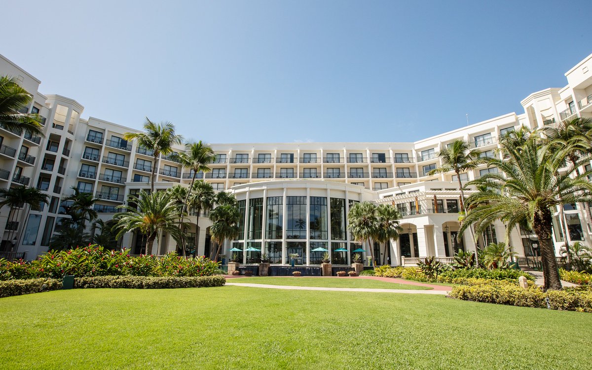 wyndestinations's tweet photo. Recently voted the top place to stay in Puerto Rico by @UPROXX news, Margaritaville Vacation Club by Wyndham Rio Mar offers the perfect balance between work and play. Interested in building your career here? Apply now: https://t.co/pvjcE3d3sk https://t.co/YnKcIKhCDj