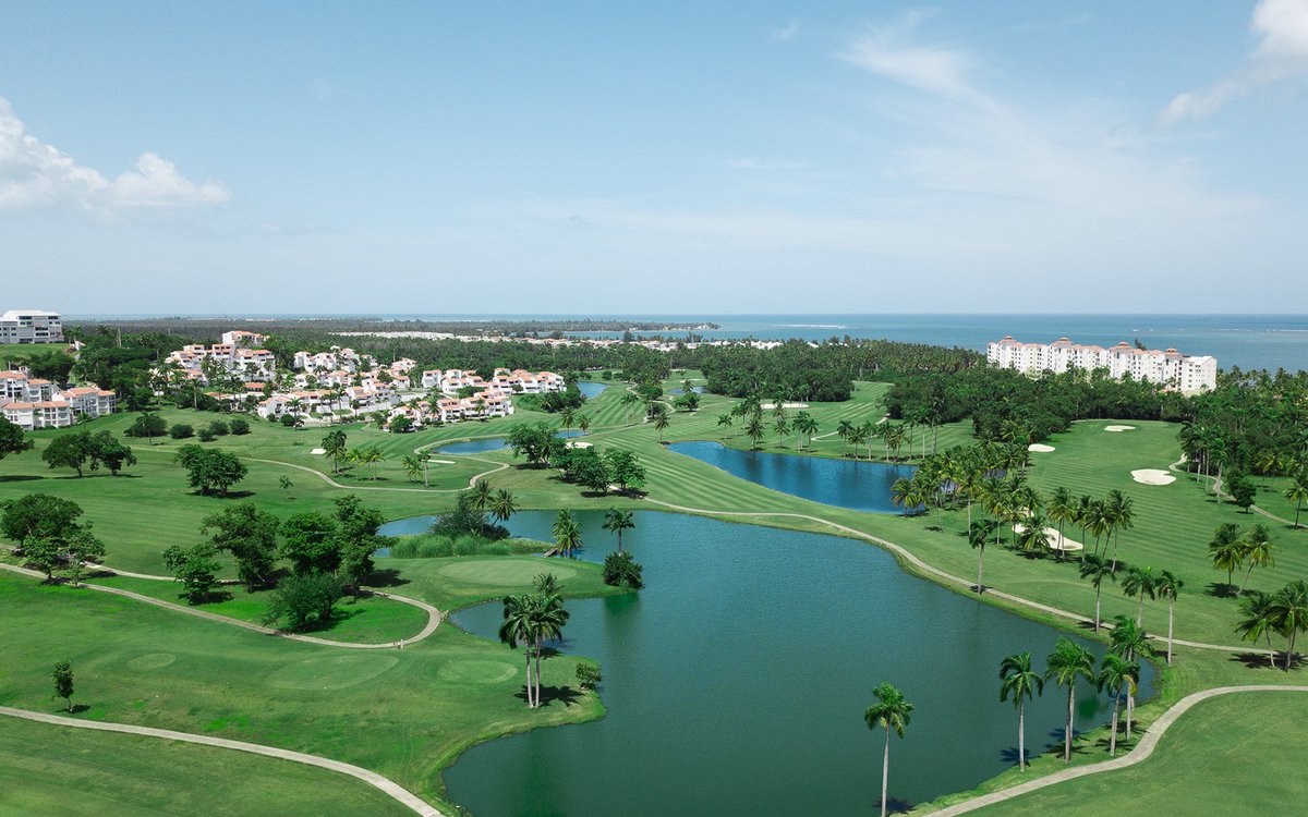 wyndestinations's tweet photo. Recently voted the top place to stay in Puerto Rico by @UPROXX news, Margaritaville Vacation Club by Wyndham Rio Mar offers the perfect balance between work and play. Interested in building your career here? Apply now: https://t.co/pvjcE3d3sk https://t.co/YnKcIKhCDj