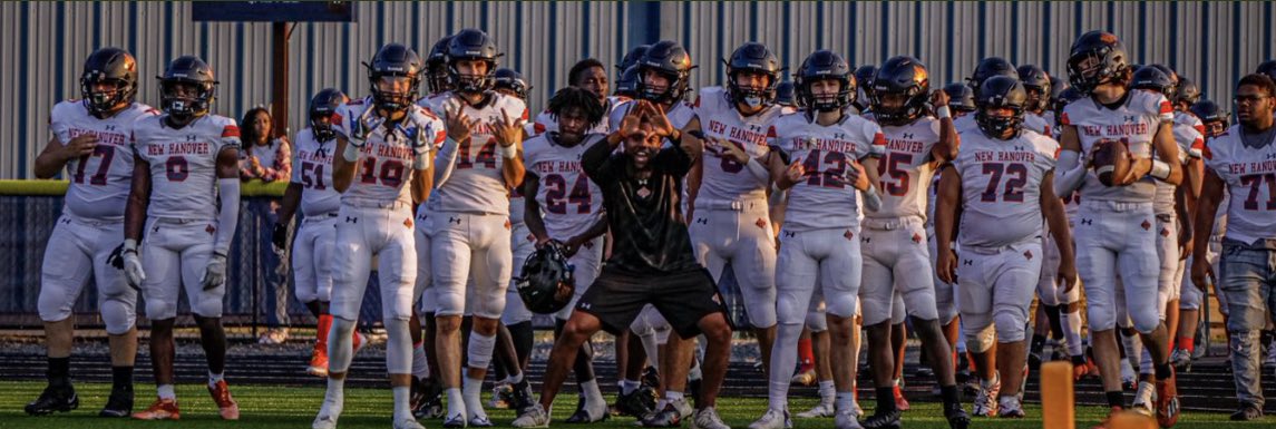 NHHSFootball26's tweet photo. Happy birthday to the best DB coach in the LAND!!! @Houser_Coach 🔶🔶🔶 https://t.co/OArtYmNzOD