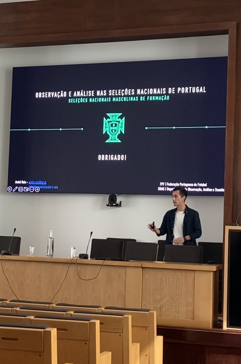 a_reis_10's tweet photo. Foi com enorme sentido de orgulho que estive na Faculdade de Motricidade Humana para falar acerca do trabalho realizado na área da Análise de Jogo com as Seleções Nacionais. Um orgulho por poder mostrar o trabalho ao serviço do meu país mas também por regressar à casa de partida! https://t.co/XAZ45LQEdk