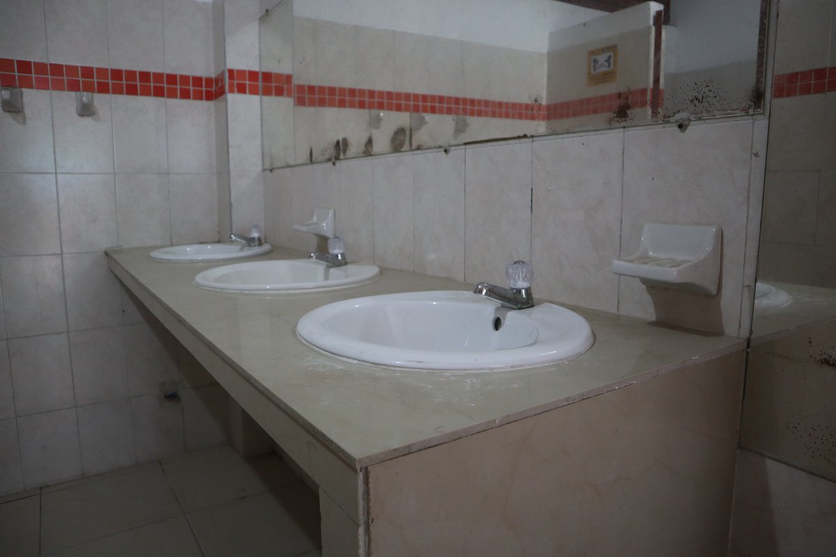 gamvica's tweet photo. Seguimiento y control a la construcción de 32 baterías sanitarias en Tumaco
La veeduría “AMUREXI”, de la organización Mujer Rural y Exitosa de Tumaco, visitaron las instituciones educativas, con fines de levantar información pertinente frente a los avances o entregas de las obras https://t.co/0KzZwHFSux