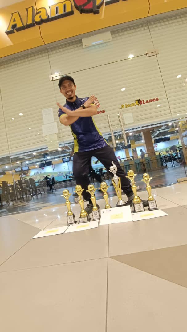 LPP_Kedah's tweet image. 𝟒 𝐎𝐤𝐭𝐨𝐛𝐞𝐫 𝟐𝟎𝟐𝟐 | 𝐒𝐡𝐚𝐡 𝐀𝐥𝐚𝐦
Kejohanan Bowling Piala Ketua Pengarah Lembaga Pertubuhan Peladang
Luar biasa hebat..
Tahniah buat en Rohim,en Hilmi ,en Nasir &amp;amp; Pn Roshita .Team mantap..mengharumkan nama  LPP &amp;amp; KSR LPP Negeri Kedah yang telah berjaya
#LPP50Tahun