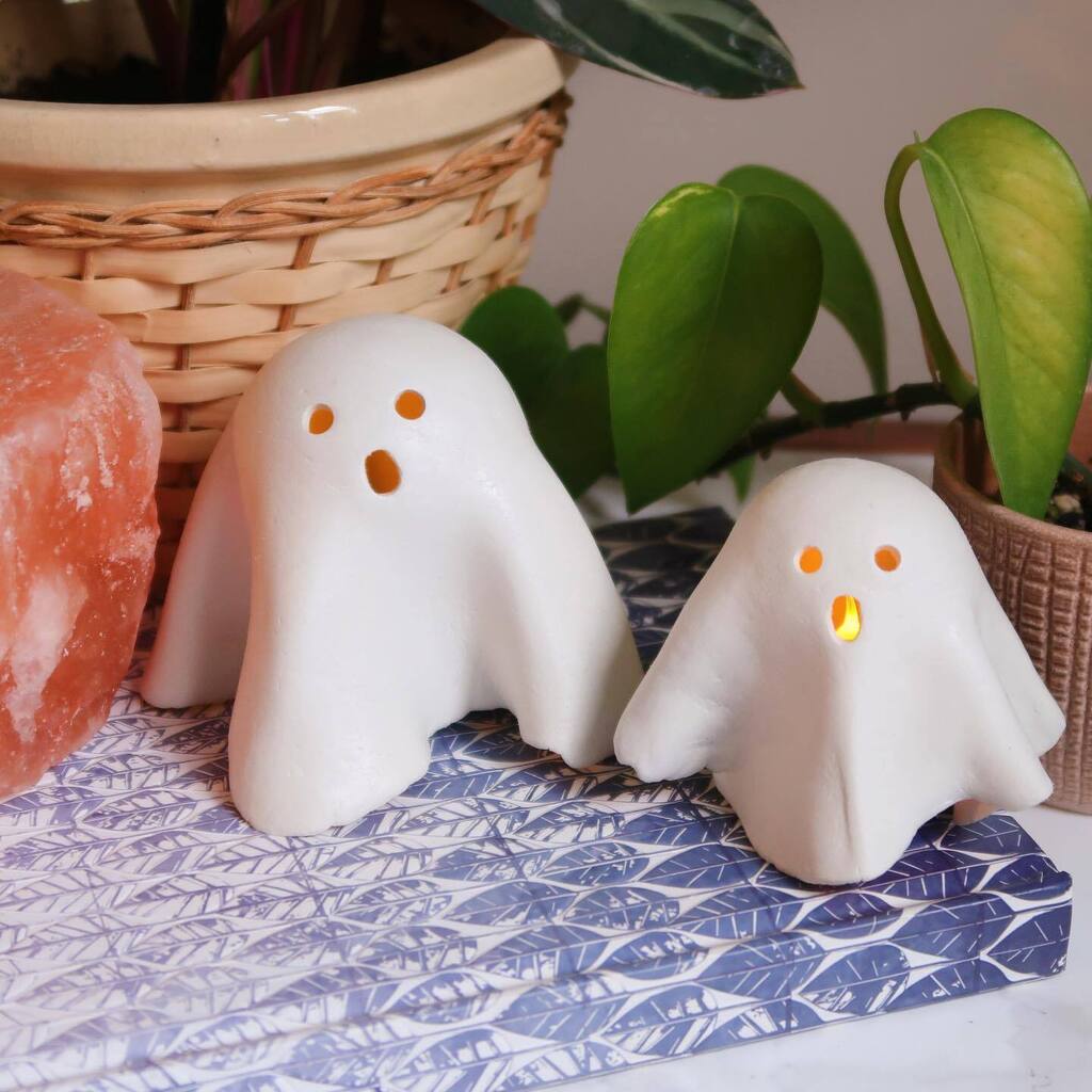 PassItOnHome's tweet photo. Hooray for spooky season! 👻🎃 I’m SO excited to start rolling out the new autumn/halloween decor I’ve been making! These ghost candle covers are now available in the shop 😊 Prices start from £4 + p&amp;p (limited quantities)

I’ve found a lot of calm from… https://t.co/N2MIdhlIih https://t.co/lw5sv6mvwx
