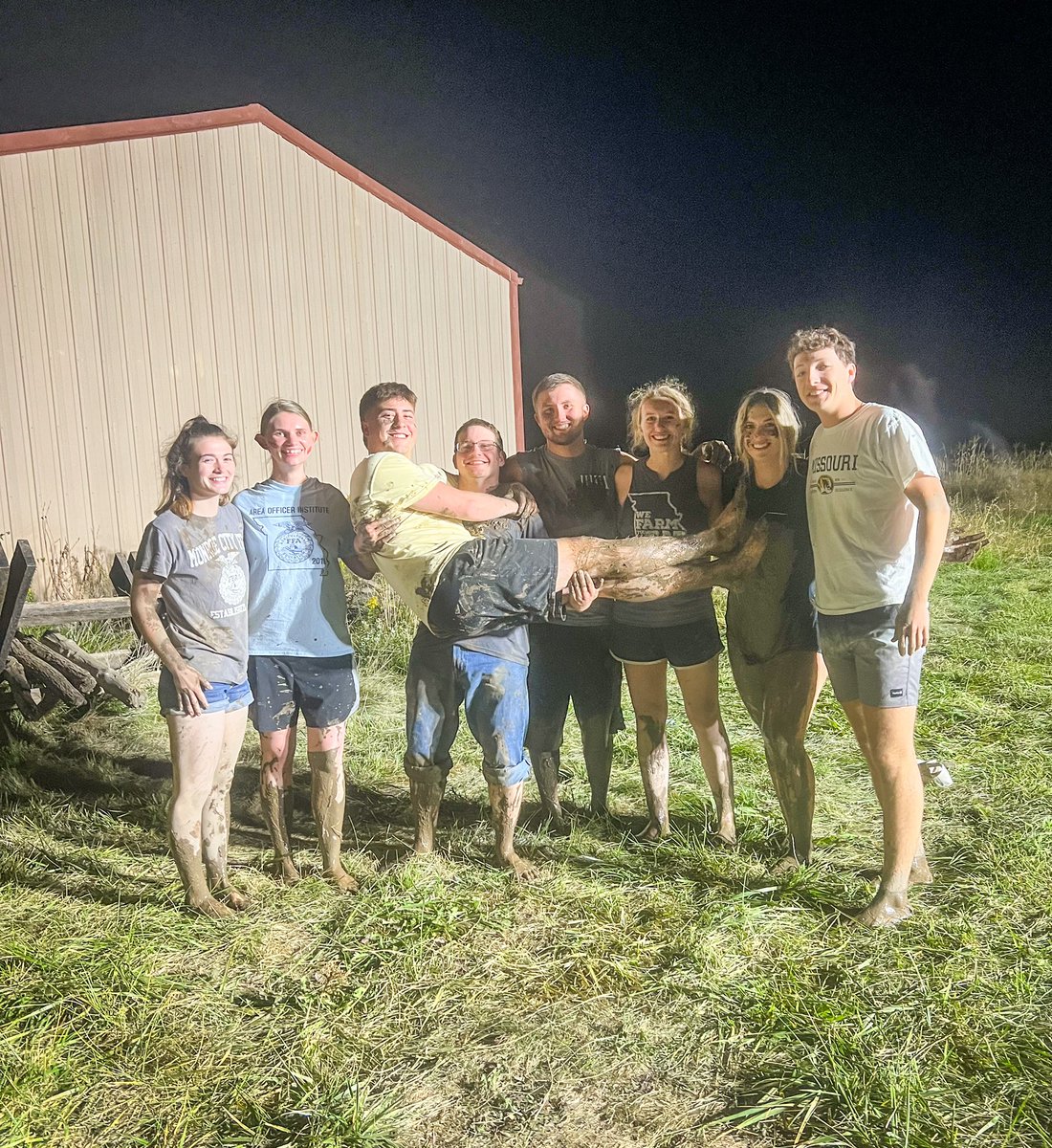 MizzouMeatLab's tweet photo. Work hard 🤝 Play hard 

The crew kicked off @cafnr week (and #NationalPorkMonth) at mud volleyball! https://t.co/LyCX6wLxHq
