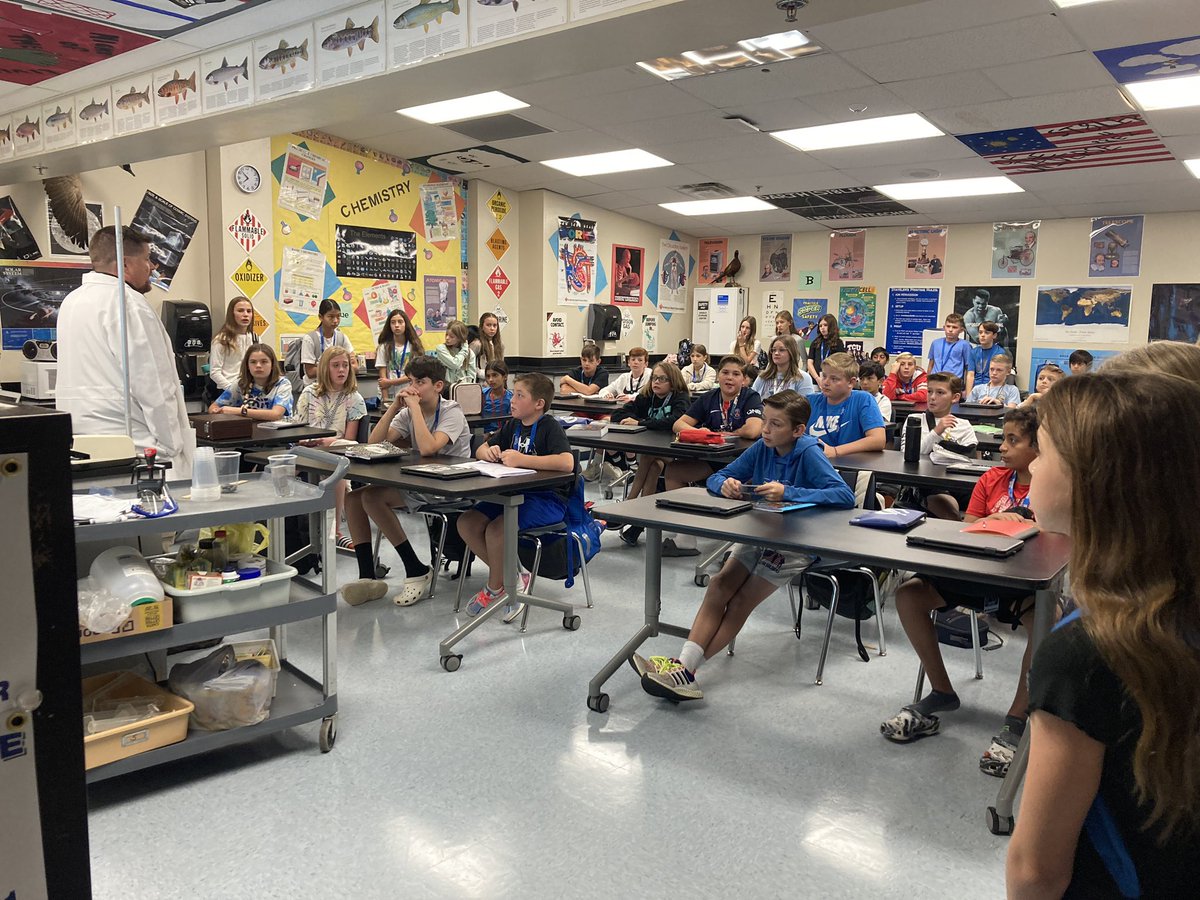 CmsColts's tweet photo. Morning science tutorials are packed out this morning in Stateler’s classroom. #kidmagic #relationshipsmatter https://t.co/5NAKNxSptu
