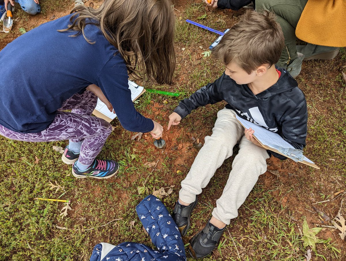 adcockhome's tweet photo. 3rdgrd STEM Day @FRESWarriors is in full swing! Learning about soil requires analyzing the soil components,digging to find out the type of soil in our schoolyard,and meeting the red wiggler worms in our worm bin. #DoingRealScience Later they will design their own soil 4 planting! https://t.co/YoivTXZpaj