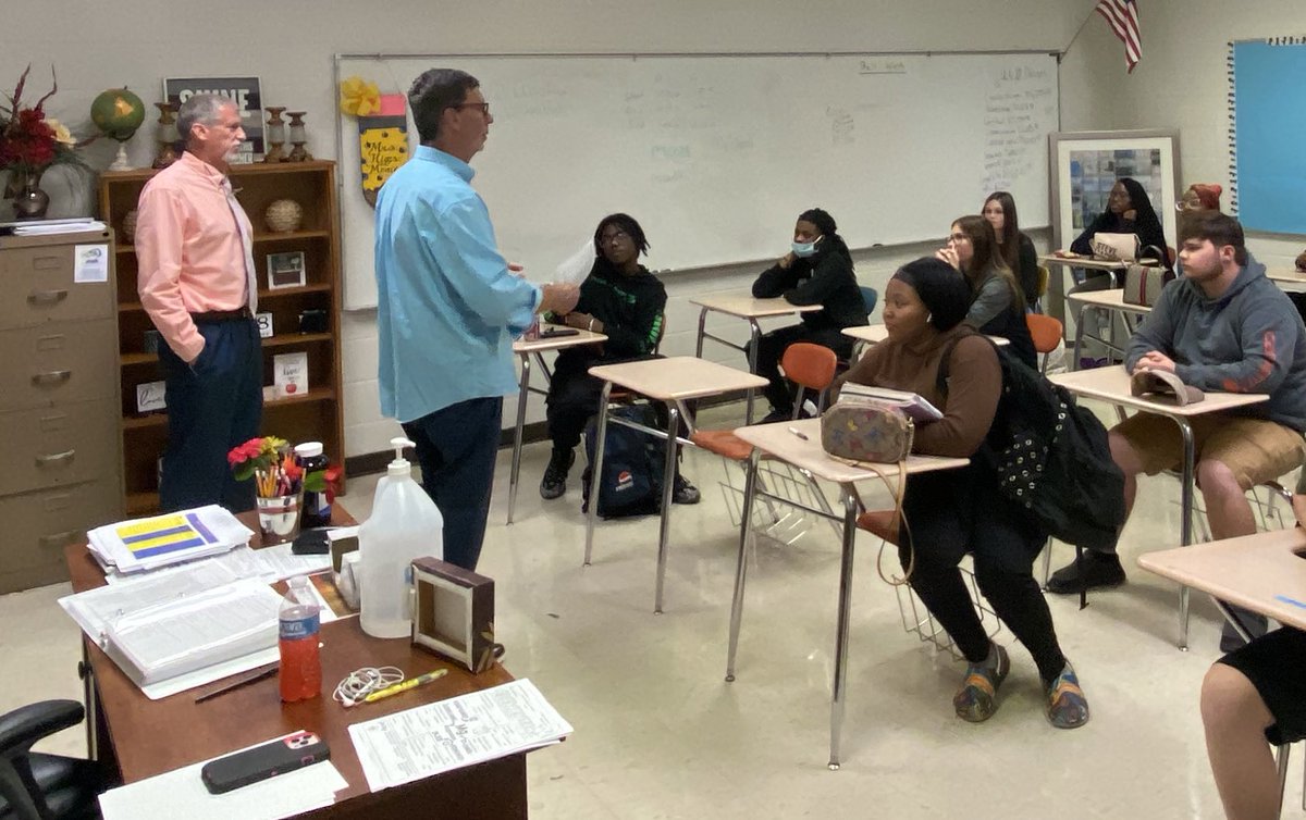 fayettewarehigh's tweet photo. We have an Amazing New Program available at FW!! EMT Course taught by Mr Glenn Miller Director of the Fayette County Ambulance Service!! New Opportunities that Open Career Doors!! Thanks to Mr Newman &amp; all that helped to make this program possible!! @Supt_Hamlett @FCPSchoolsTN https://t.co/PrOgRX6BuP
