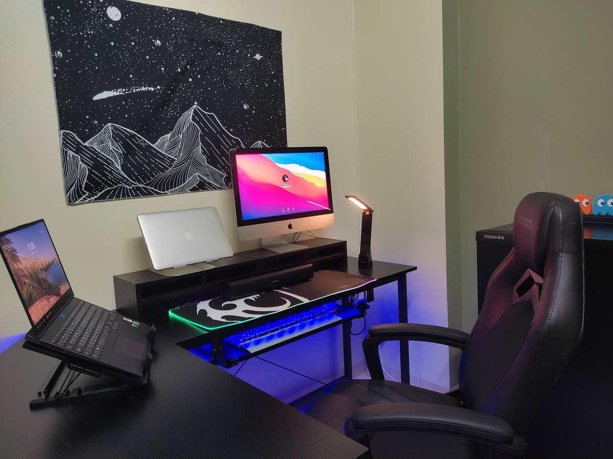 RhinoNFT's tweet photo. New working table set up https://t.co/WklH1V9Hg4
