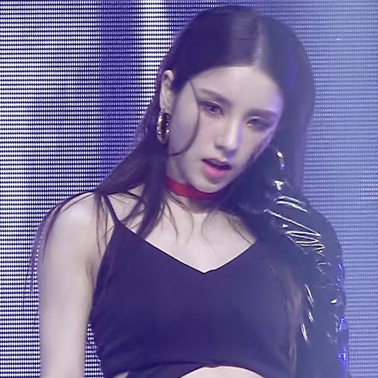 bluesouI_'s tweet photo. jeon heejin from loona born to be on stage

— a thread:
#6YearsWithHeejin https://t.co/nGOgjco5eU