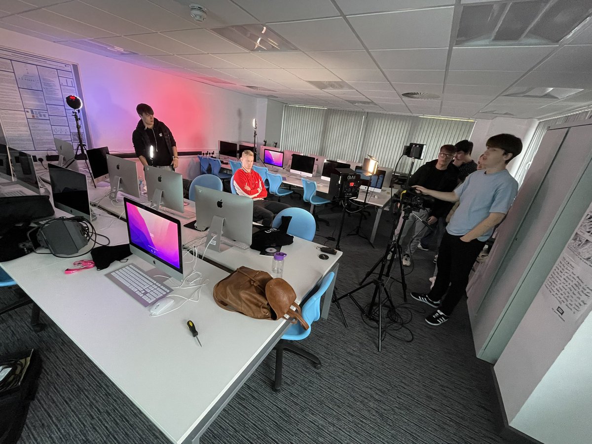RunningAndrew1's tweet photo. Anther great day with my 2nd years media production students. This morning session Advanced lighting and an introduction to clog cinematography workflow. And congratulations to Callum Yuill  who has passed his DaVinci Resolve certified user. @UniCentreSCC @raerileymedia https://t.co/v7U8OQ8VNH