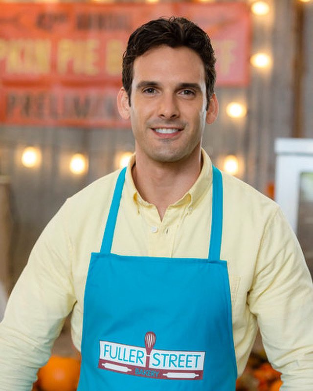 HunksOfHallmark's tweet image. Hello pumpkin! 🎃 
#ericaragon #pumpkinpiewars