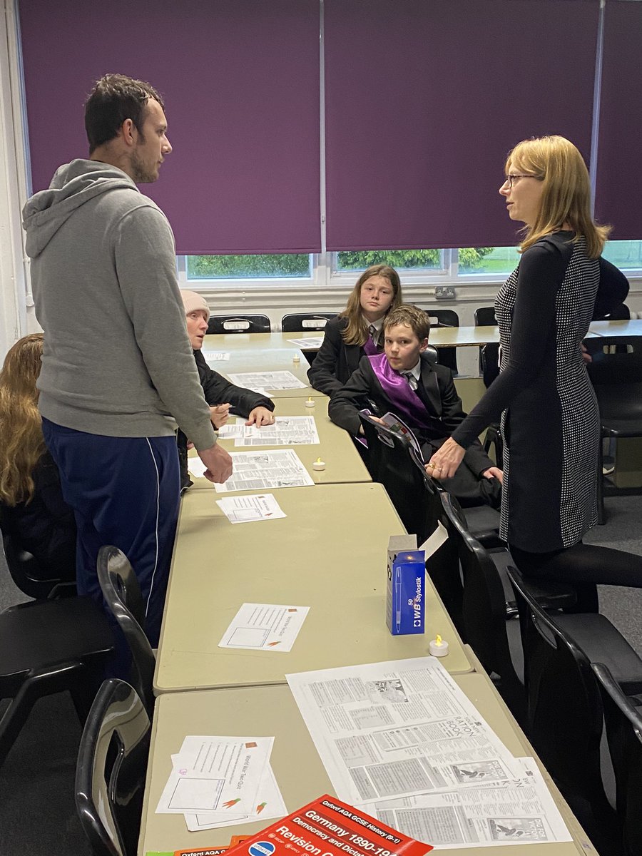 ValleyLAcademy's tweet image. We are all having a magical time at the open evening at TVLA.