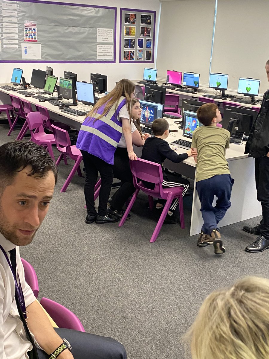 ValleyLAcademy's tweet image. We are all having a magical time at the open evening at TVLA.