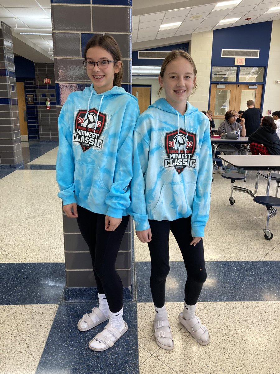 Fowler7th's tweet photo. Twinning Tuesday at GKMS! #gkcogs https://t.co/i9BETttPhZ