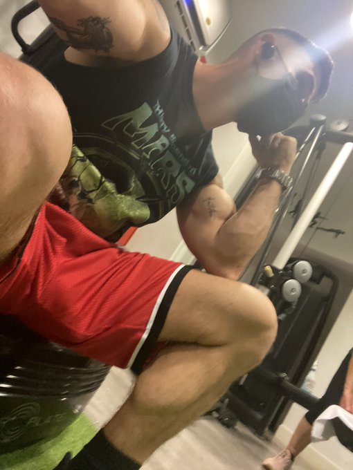 Those times at the gym working out with Covid mask on and something else… ??? https://t.co/SE3djS3Gi
