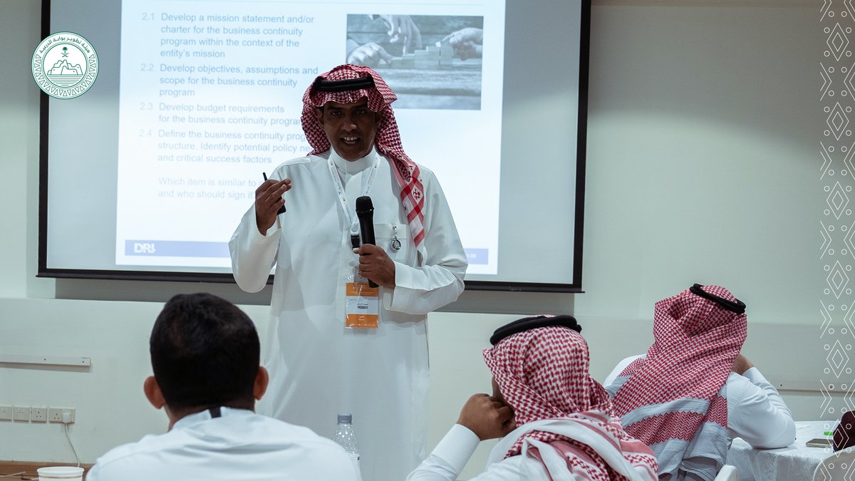 DGDA_SA's tweet photo. تفاعل المشاركين في المؤتمر خلال ورشتي "فعالية أنظمة السلامة والصحة المهنية في قطاع الإنشاءات" التي قادها م. إسحاق عسيري مدير عام أول الصحة والسلامة و ورشة "إدارة استمرارية الأعمال - الممارسة المهنية الأساسية التي قادها محمد الزمانان مدير عام السلامة والصحة في #بوابة_الدرعية. https://t.co/RBFmG1zPC0