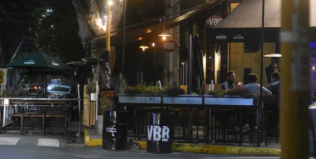 ellitoral's tweet photo. Candioti Sur y Norte | Nocturnidad: horas de cierre, balcones y control, ejes de dos barrios "detonados" de bares y restós

👉Encontrá toda la información en https://t.co/UrTE9OQqsd

 #santafe #nocturnidad #debate #candioti #ellitoral https://t.co/FgIV8xvS6G
