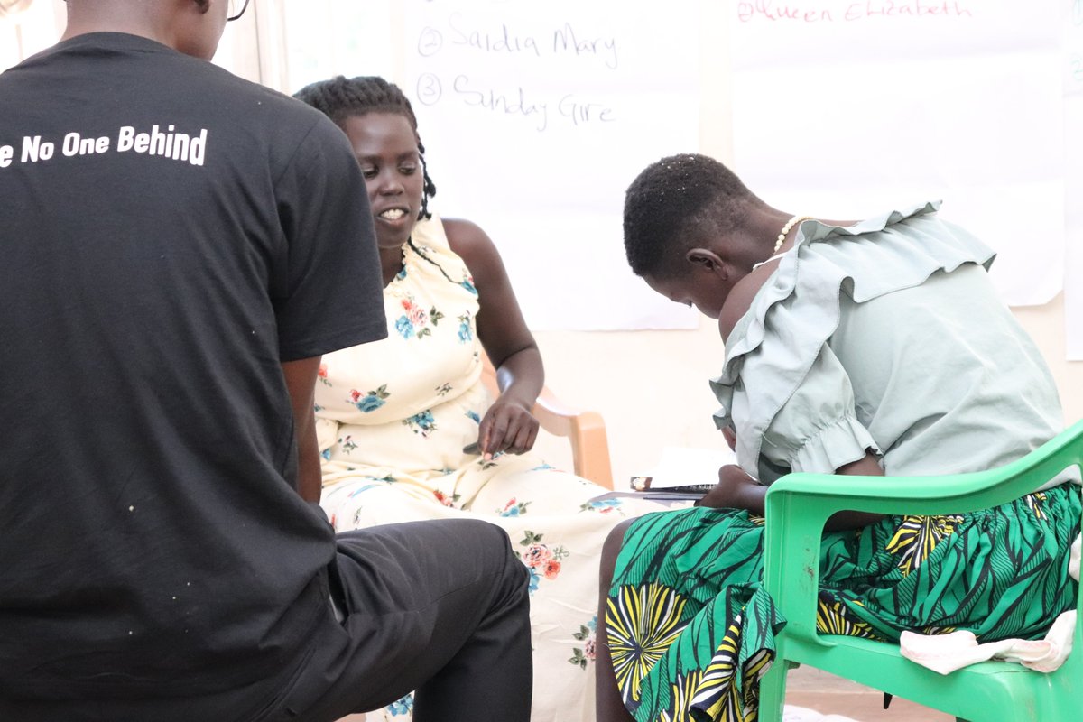 awacuganda's tweet image. Wth support frm #MakeWayProgramme, we started the 2nd day of our intersectional community scorecard on health facility SRH svces provided to minoritized youths w/ compounding vulnerabilities in Terego. Youths are also identifying their SRHR priorities critical to their wellbeing.