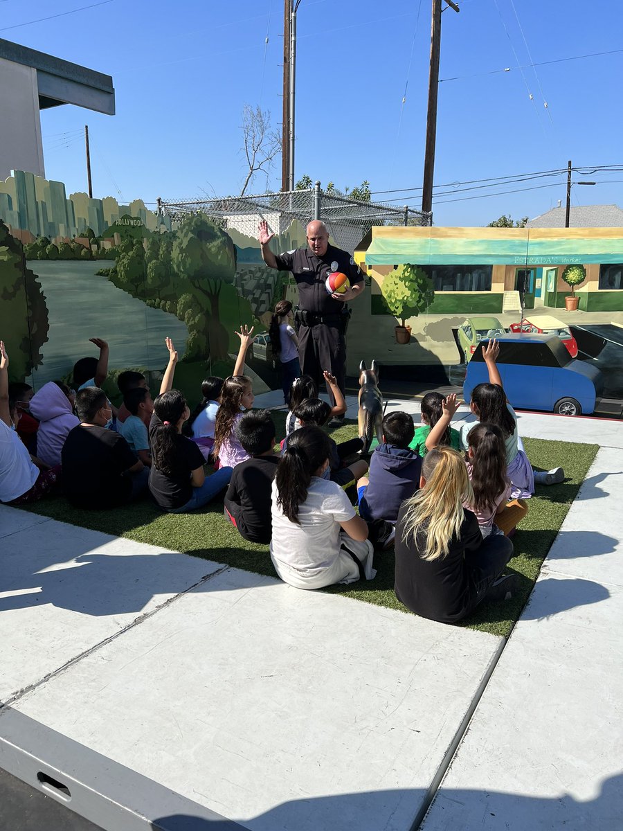 Good morning LA! <a href="/LAPD_CTD/">CENTRAL TRAFFIC</a> CTSU officers are with <a href="/ChildrensLA/">Children's Hospital LA</a> Injury Prevention Program @WadsworthElem teaching the kids about street safety.  Crossing the street at intersections, the crosswalk, and look both ways.  <a href="/NewtonLAPD/">Newton LAPD</a> <a href="/LAPD24MX13/">24MX13</a> <a href="/lapdmikeoreb/">Michael A. Oreb</a> @24mx244 <a href="/LAPDCPTBaez/">Captain Baez</a>