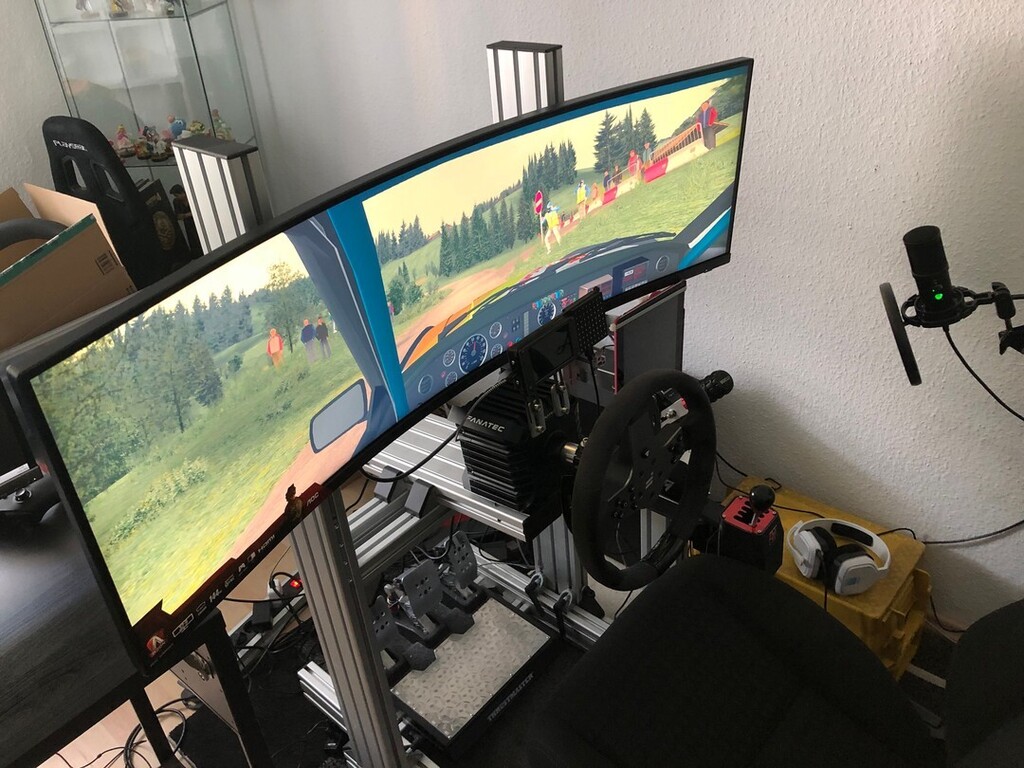 BarrelRollersTV's tweet photo. Niche got himself a new ultrawide monitor! Love to see it! 😁 #simracinghardware #gaming #gamingcommunity #dirtgame #twitch https://t.co/LfupNeIZwe