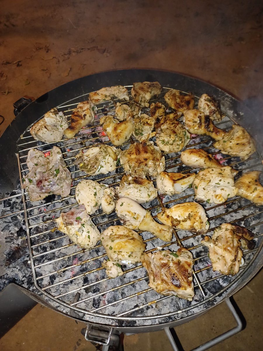 PedroLemusSV's tweet photo. Noche de Atleti
Noche de asado, gracias a @JulitoPapuchi https://t.co/OdJZdJIqkJ
