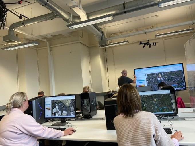 A fantastic day of learning in the field with the Geography teachers from CALC. Thank you <a href="/lcgeography/">Alistair Hamill</a> for organising! 🌎