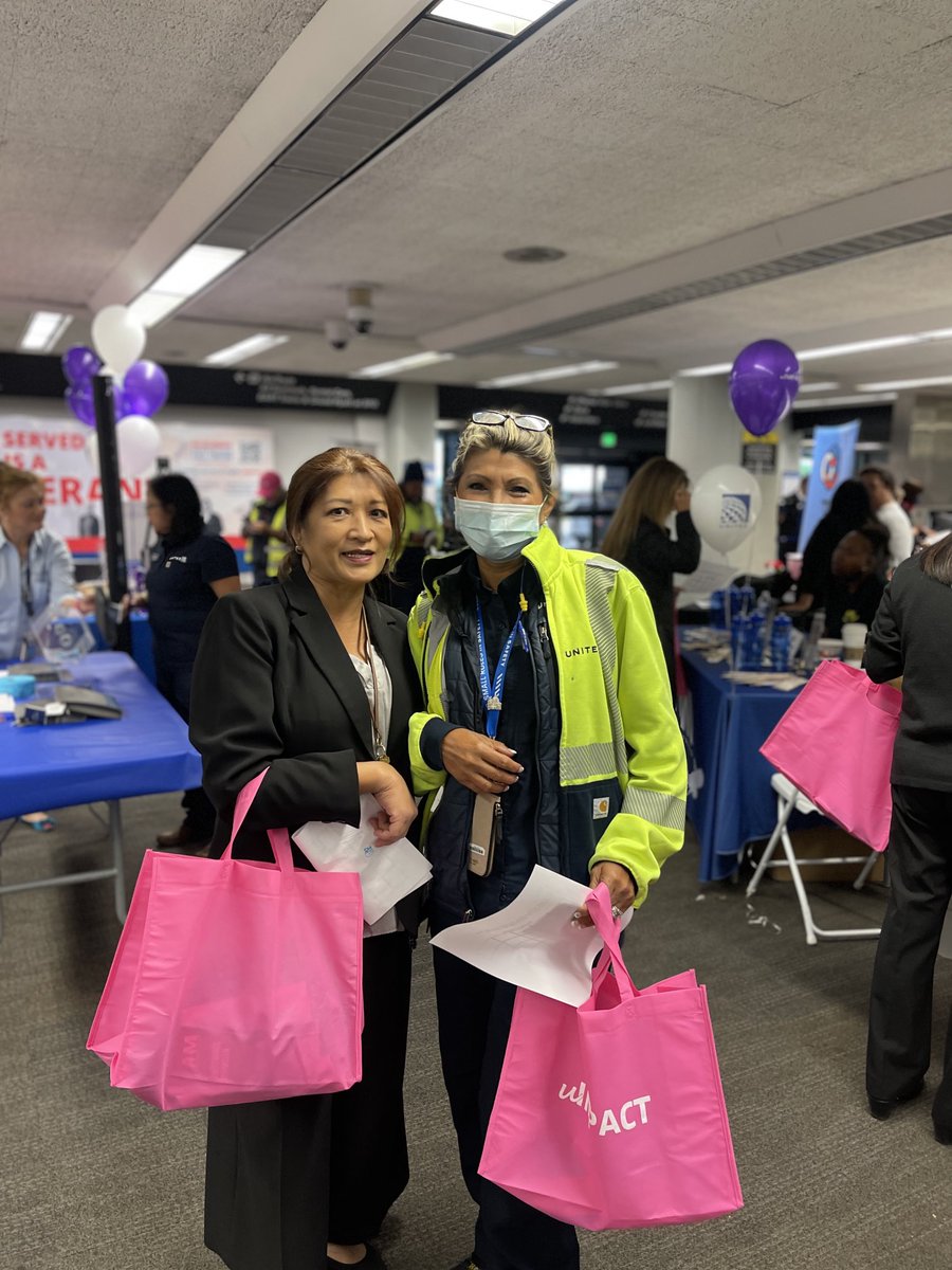 DayaWati88's tweet photo. Womenโs fair United SFO! #uIMPACT #womenpower https://t.co/3AqvFl1GAK
