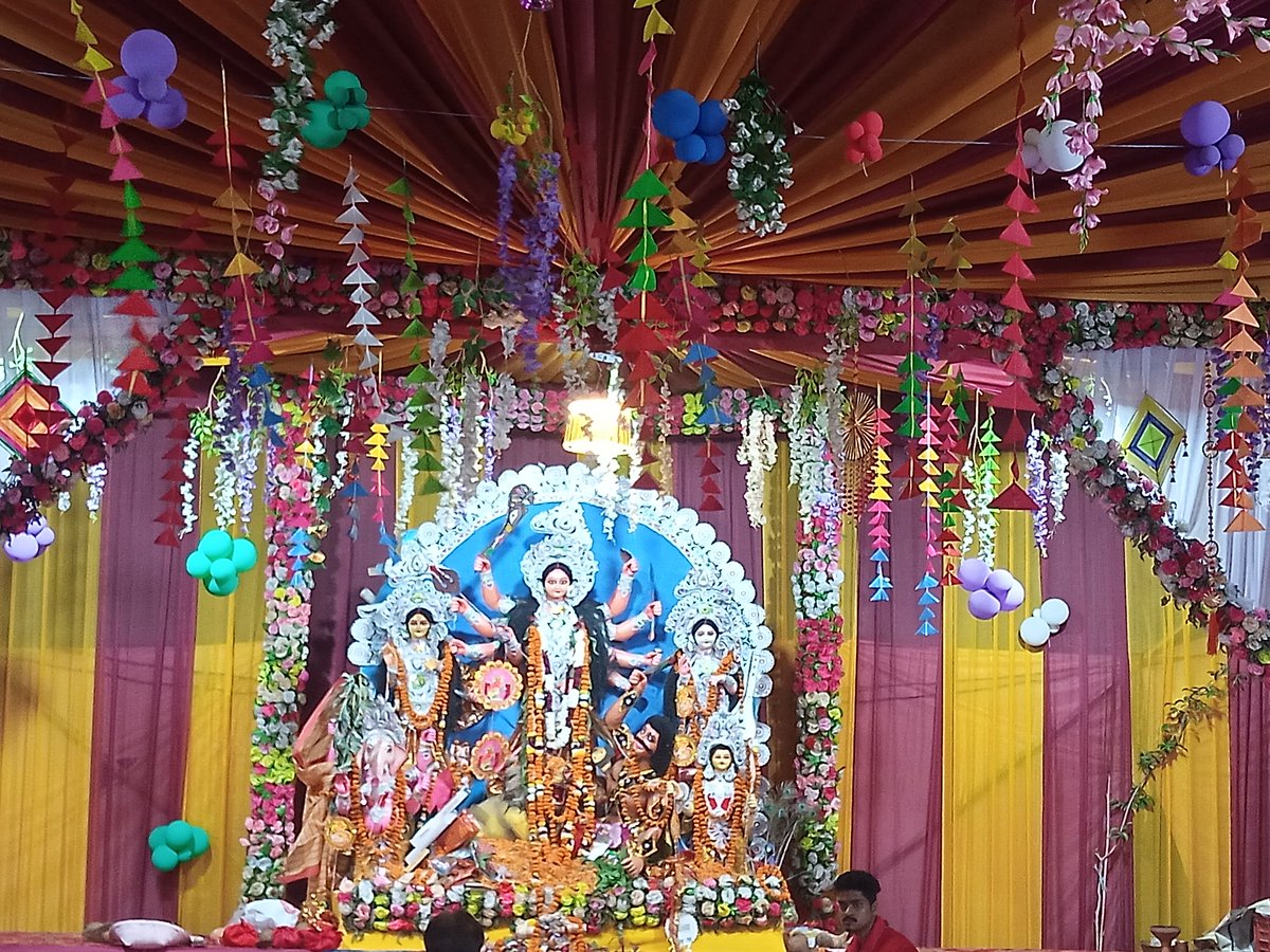 funnydrugs's tweet image. Aaj Matarani ke darbaar me 🙏

#JaiMaaDurge