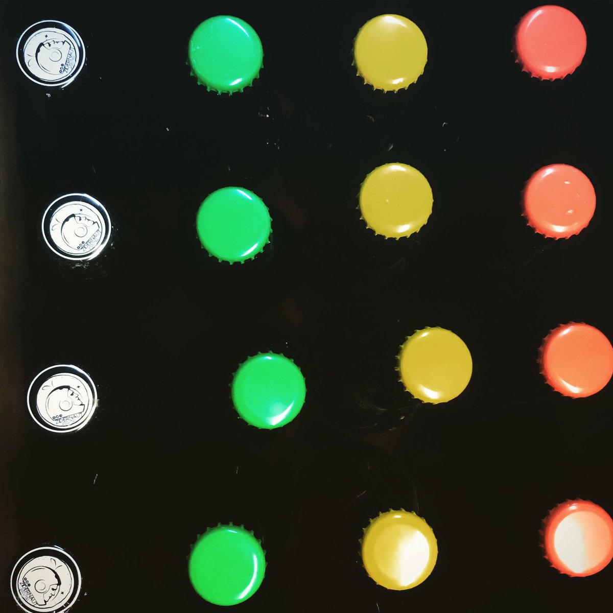 zidernaut's tweet photo. 11 hilabetez botilan egon eta gero, lehen dastaketa egiteko garaia heldu zaie.
Priming, Champagne legamia, Lima zukua Pet-Nat.
Naturala…
Ikusiko dugu, datorren urtean errepikatzen dugun baten bat.
#sagardoa #artisausagardoa #cider #hardcider #craftcider #eletxe #bedaio #aralar https://t.co/2CVSaDUXQt