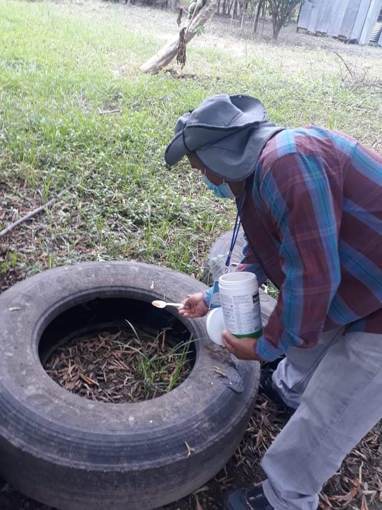 RSD_CORTES's tweet photo. Equipo de Salud Ambiental del Municipio de San Manuel, Cortes realizo intervención  en comunidad La Democracia; afectada por las inundaciones. 
Las actividades realizadas fueron:  Aplicando BTI, Betolex  y Rociado.

"Trabajando con Transparencia por un Sistema de Salud Diferente" https://t.co/zyJdqbzxqW