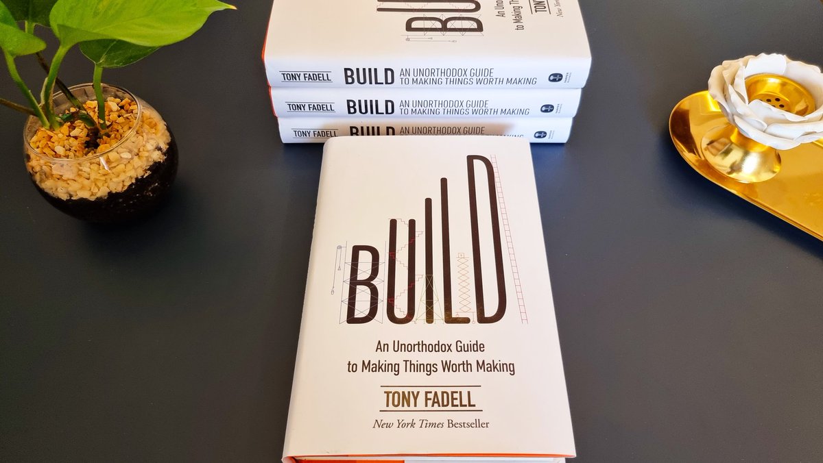 يفوز هذا الكتاب بجائزة أفضل كتاب بالنسبة لي للعام 2022🏅🏆. 
 كتاب (Build) من تأليف الأمريكي من أصل لب...