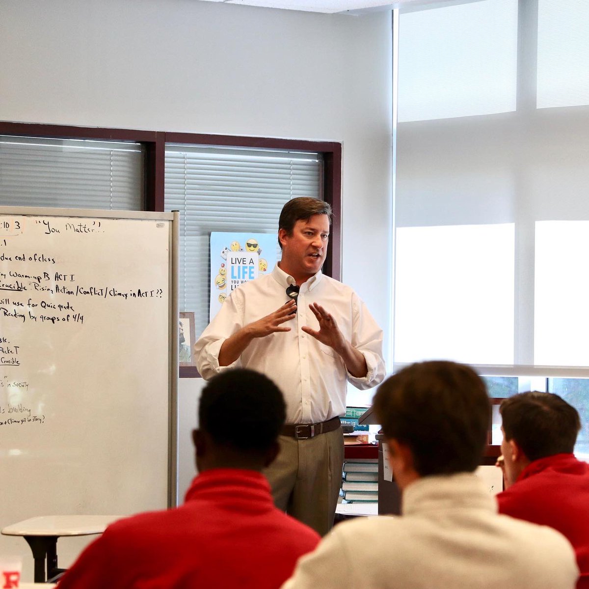 ArchRUMMEL's tweet photo. “My career in journalism actually began during my time here at Rummel, writing for the school newspaper.” 

Thank you to Rummel Alumnus Larry Holder ‘98, columnist for The Athletic, for speaking to our Raiders in newspaper club and video production class this week. 
#RummelAlumni https://t.co/UcyYg4S256