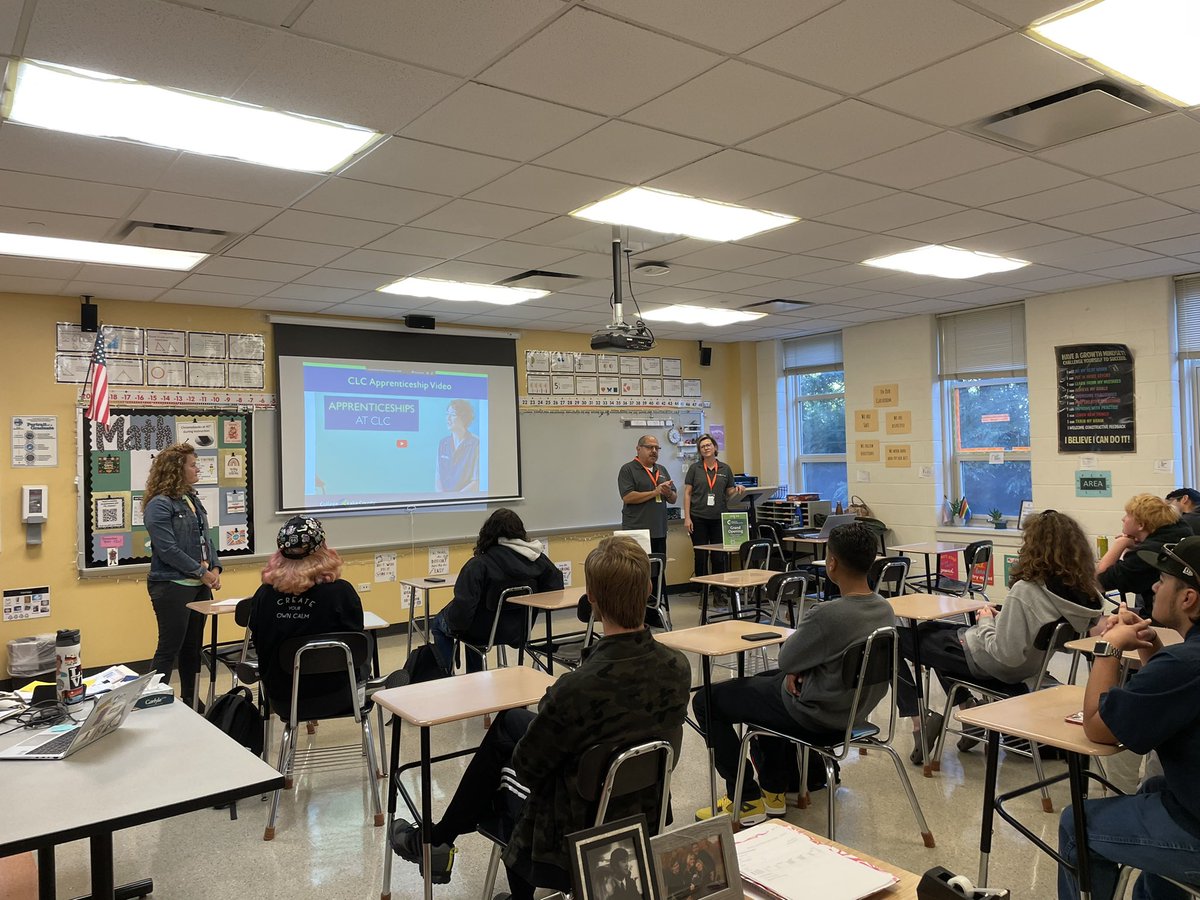 schuyler_gina's tweet photo. .@Grayslake127 hosted our first of several events for Manufacturing &amp; Trades Month. @CLCIllinois Apprenticeship Programs were highlighted to 45 students today. #careerexploration #apprenticeships Great work Mrs.Oddo! @Grayslake_Rams @GrayslakeNorth https://t.co/DcJcdWqptd