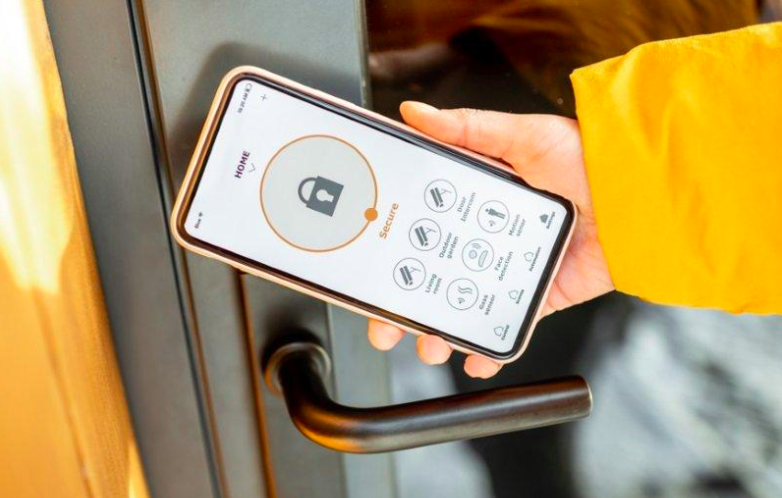 ooaccess's tweet image. "Much like cards, keys, or other physical access control structures that can be tied into any closed-loop expense system, mobile credentials can be as well."

@ACRE_OG's Jeff Ross talks the latest developments In mobile #accesscontrol: hubs.li/Q01nVWcJ0

#OneACRE
