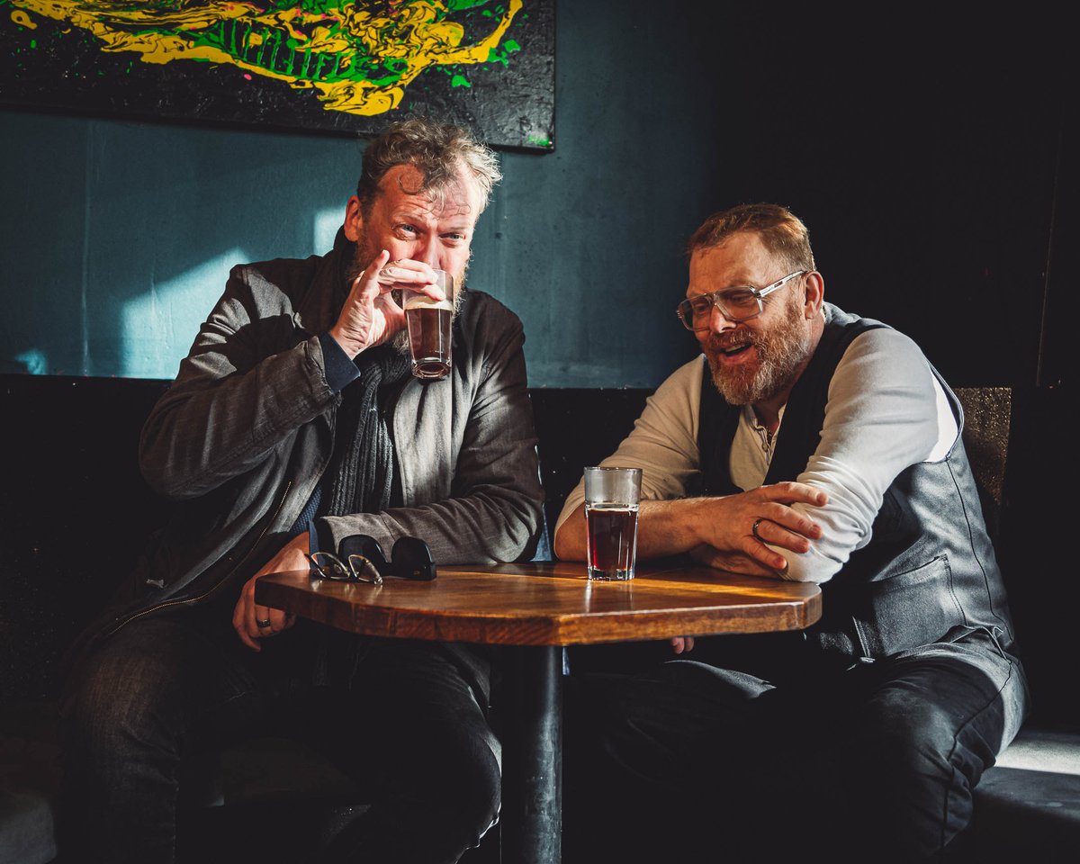 Jon Gnarr tweet media