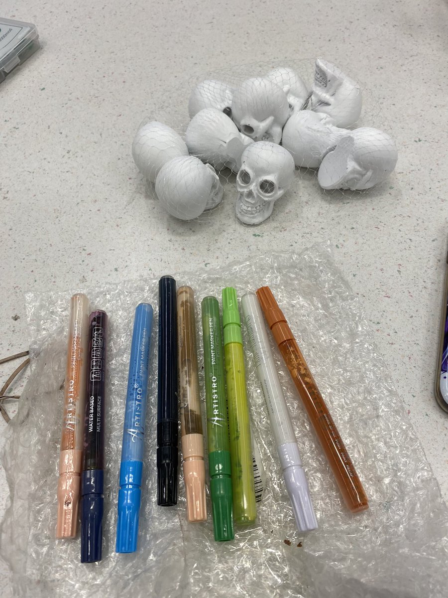 IslipHSLibrary tweet media