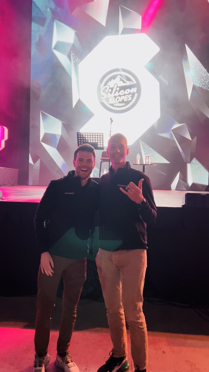 Hyperquake tweet media