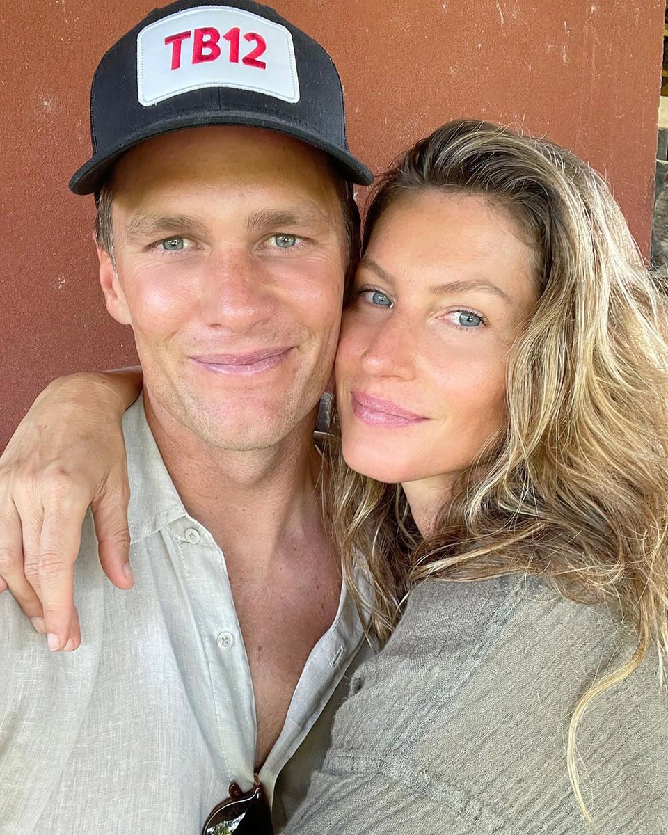 houstonstyle's tweet photo. The rumors are true โ Tom Brady and his wife, Gisele Bรผndchen have hired divorce lawyers amid marital woes. More at https://t.co/StsR11Em01 #TeamStyleMag ๐ฐ #HoustonStyleMagazine
#PopCulture #TomBrady #GiseleBรผndchen #Brady #tampaBay https://t.co/yf62r3W5l5