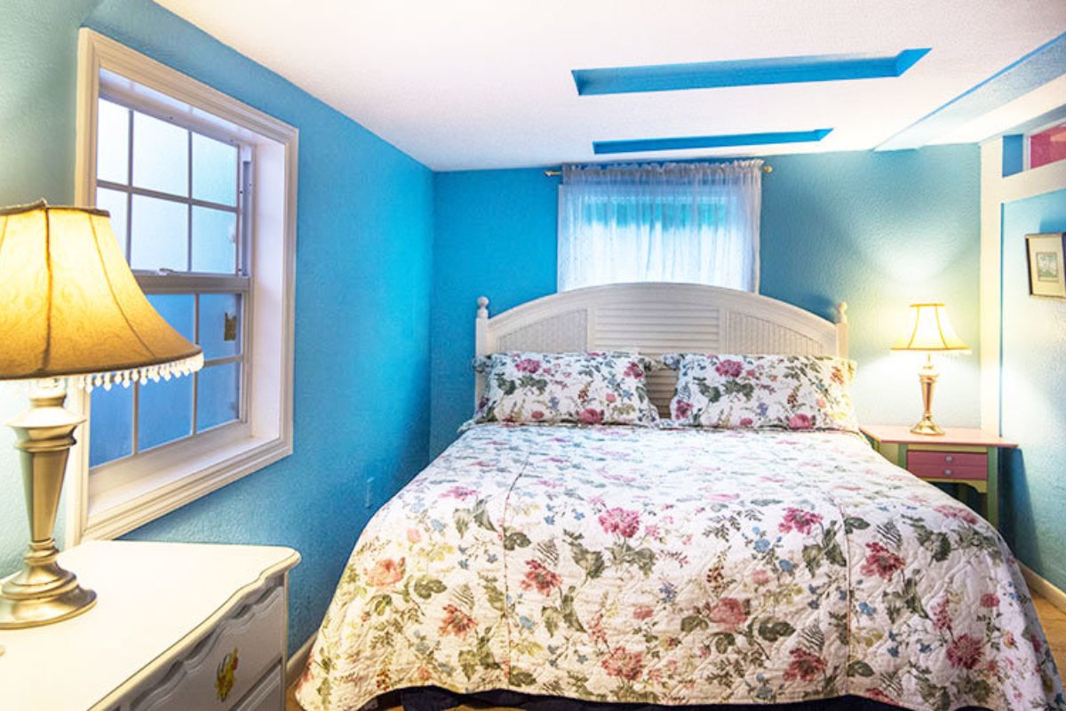 CaptivaInn's tweet photo. No matter what adventures you have planned during the day, you can always count on a great place to sleep here at night! #CaptivaIslandInn #CaptivaIsland #FloridaHotel #VisitFlorida #OceansideViews #waterfront #oceanside #SunshineState https://t.co/2MH2B5LmFN