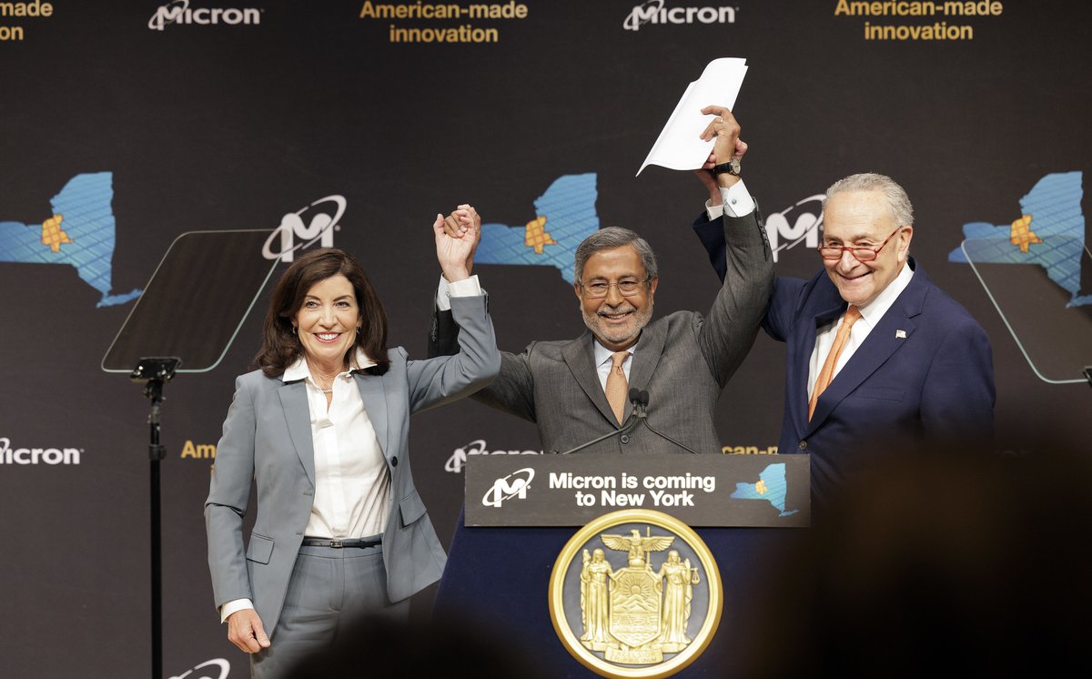 Governor Kathy Hochul tweet media