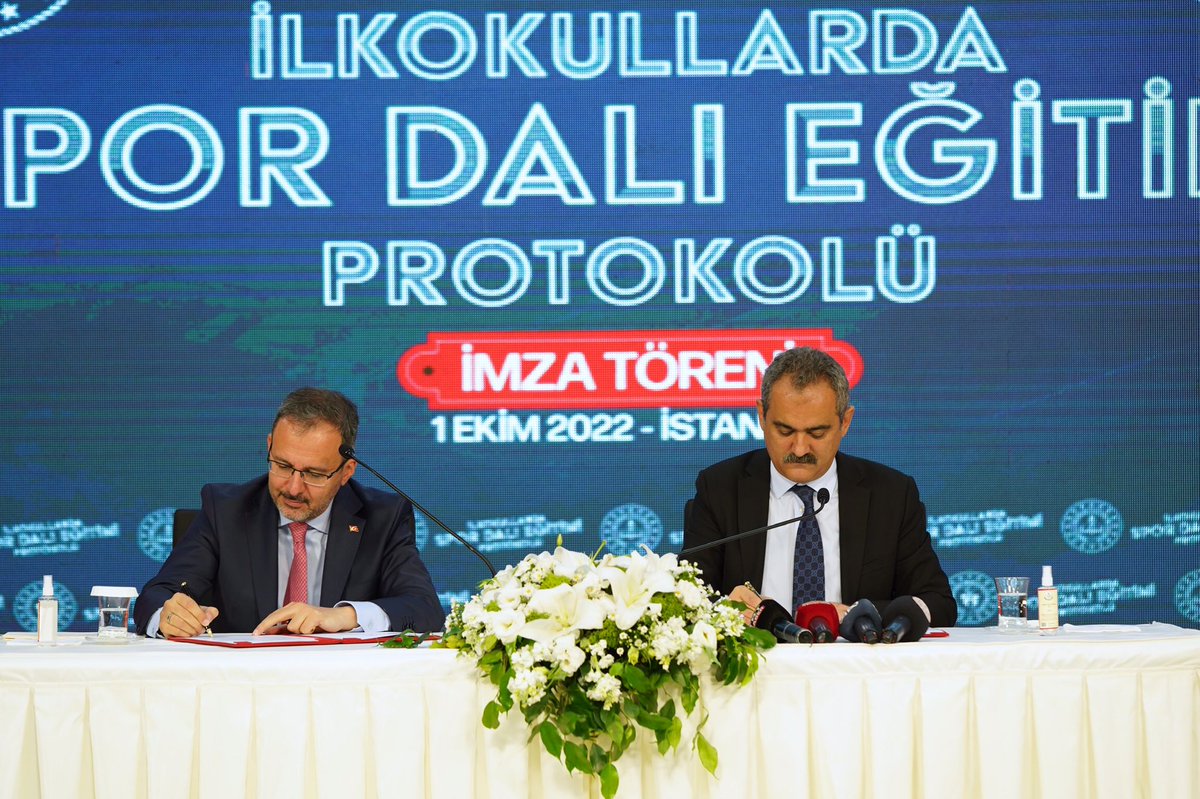 Beden eğitimi öğretmenligi hak ettiği yere gelmeli hakkımızı arıyoruz
<a href="/kasapoglu/">Dr. Mehmet Kasapoğlu</a> 
#bedenegitimiilkokula