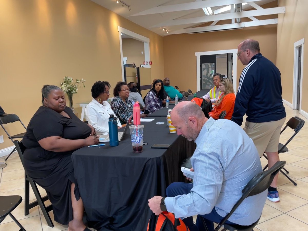 AsmMiaBonta's tweet photo. The shooting at King Estates Campus last week hits hard. I had a chance to meet and talk with @Oakland CM @NoelGallo5, @OUSDNews School Board President Gary Yee, and @BayTech_School staff members to brainstorm ways to improve school safety and protect students and staff. https://t.co/189GOhLbHH