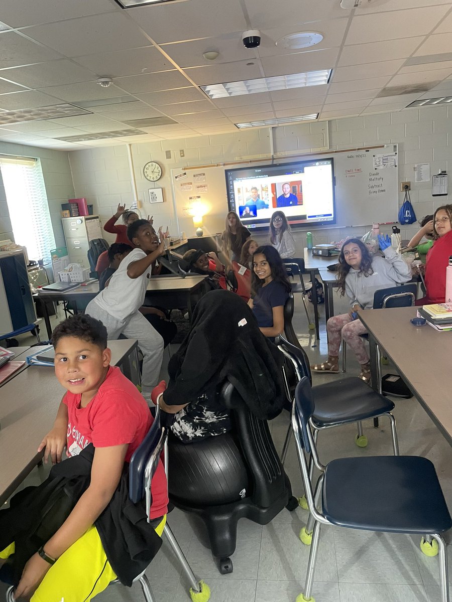 abbae_w's tweet photo. @MicrosoftFlip @PenguinClass @StephenCurry30 @unanimousmedia our 5th grade class from Columbus, GA had a blast watching and learning about Stephen Curry’s new book! https://t.co/PWC8DOIRNj